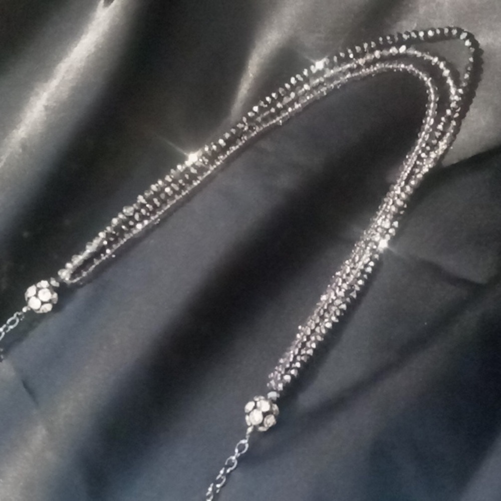 Lucky brand glass beaded & rhinestone on a blackened chain 36 inches long